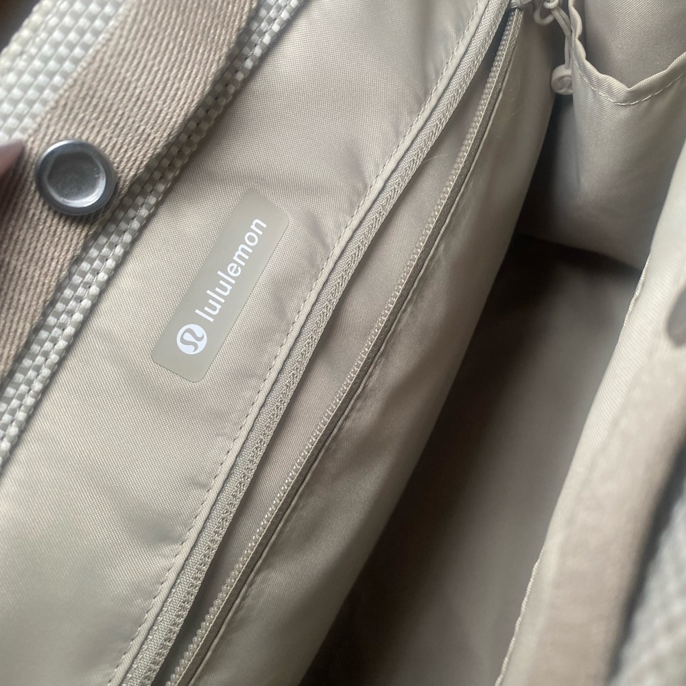 Lululemon Two-Tone Canvas Tote Bag - Picture 5 of 6